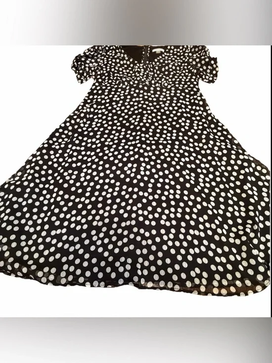 Calvin Klein Women’s Black Short Sleeve Polka Dot Pattern V-Neck Dress Size 8 - Picture 11 of 13